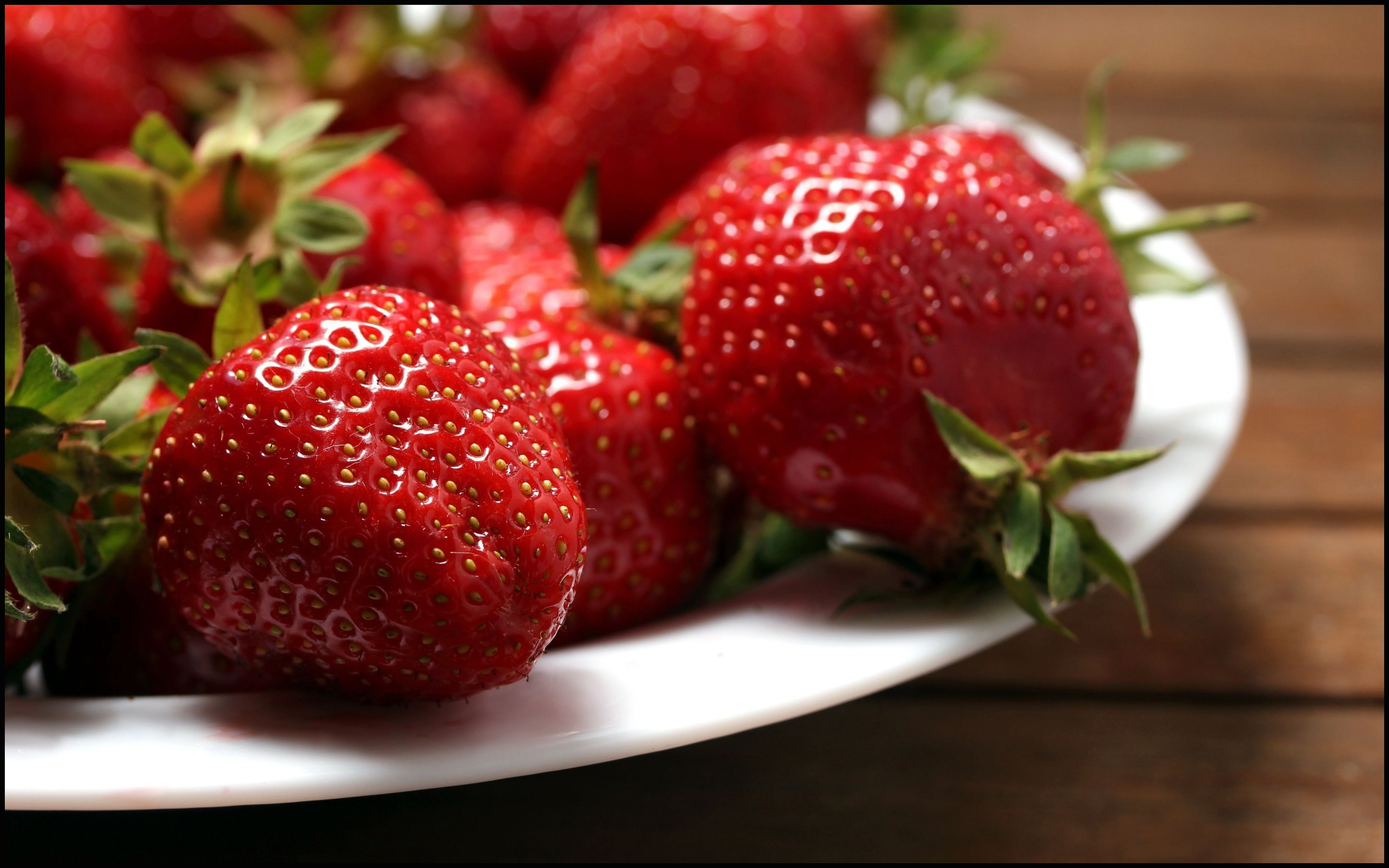 classy strawberry wallpaper smart phone