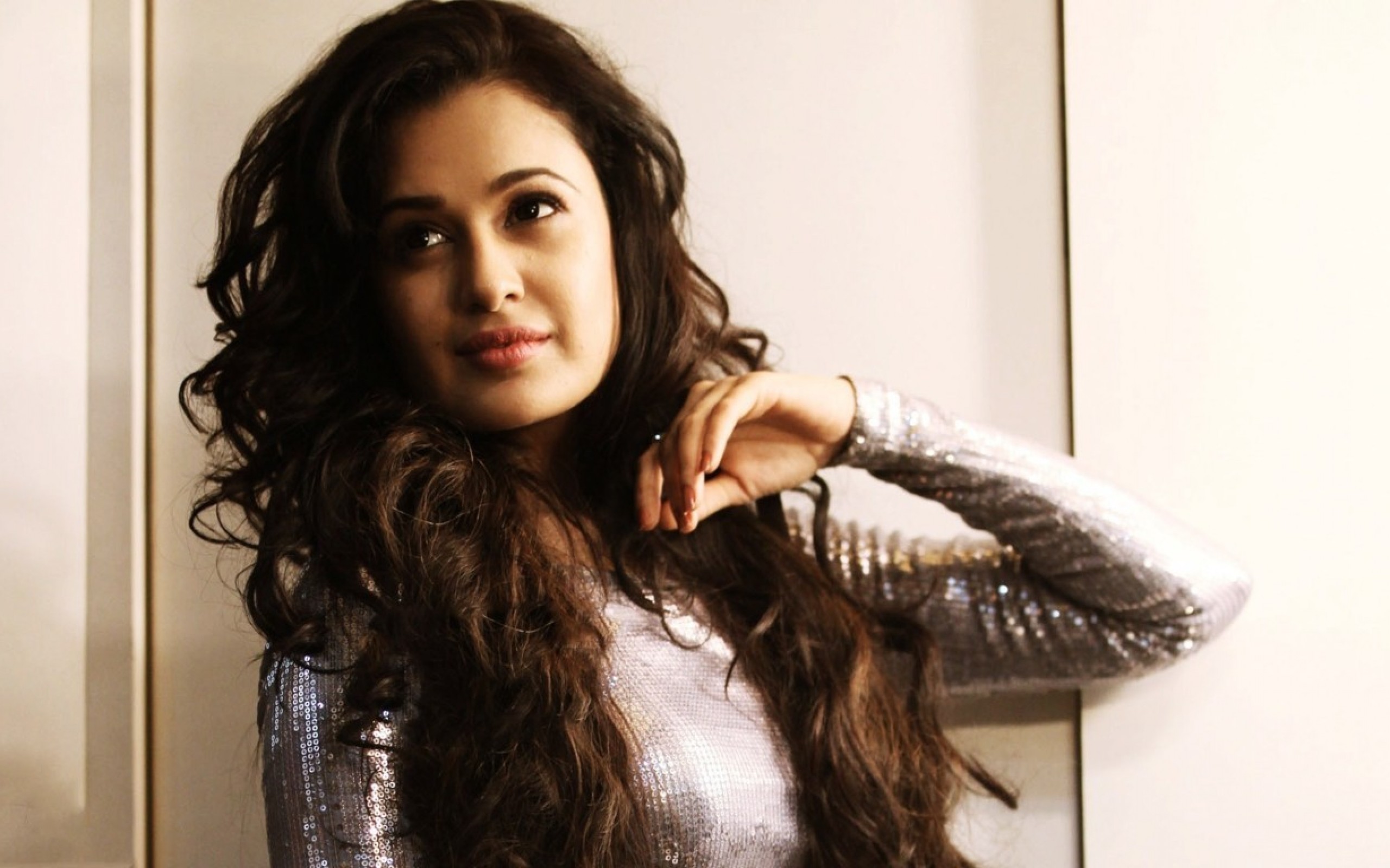 yuvika chaudhary wallpaper